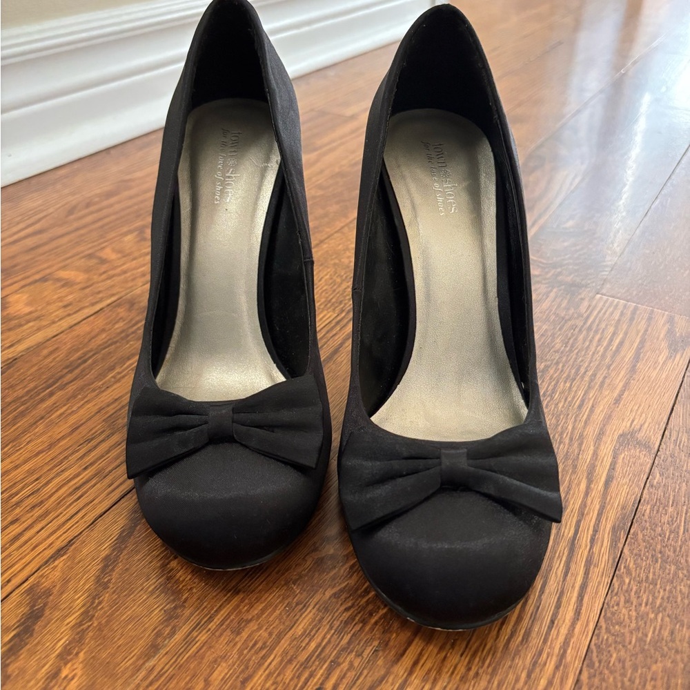 Black Bow Women's Pumps